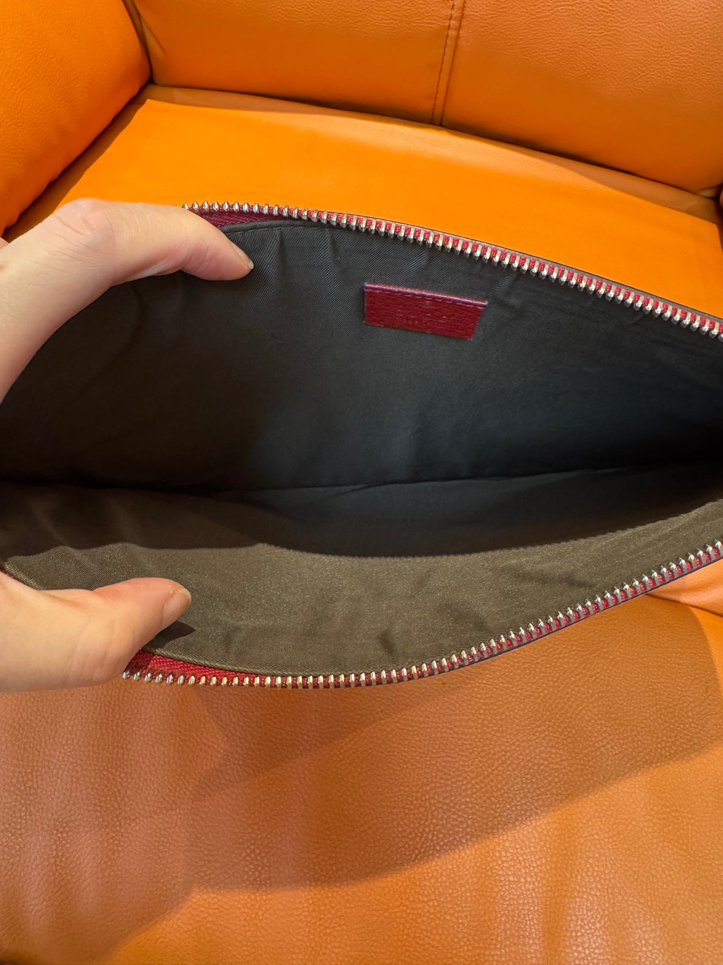 Pre-Loved Gucci Tian GG Supreme Pouch