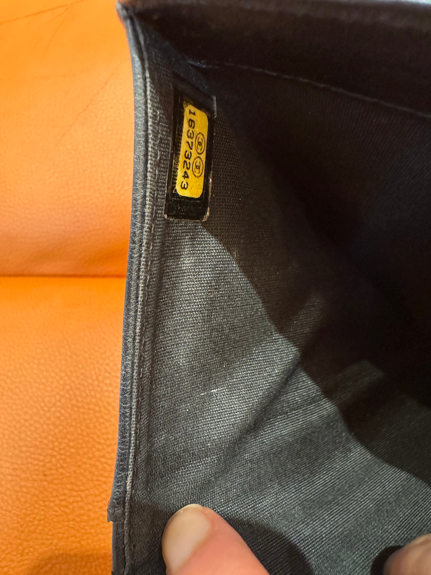 Pre-Loved Black Pebbled Leather Snap Wallet – Classic Compact Style