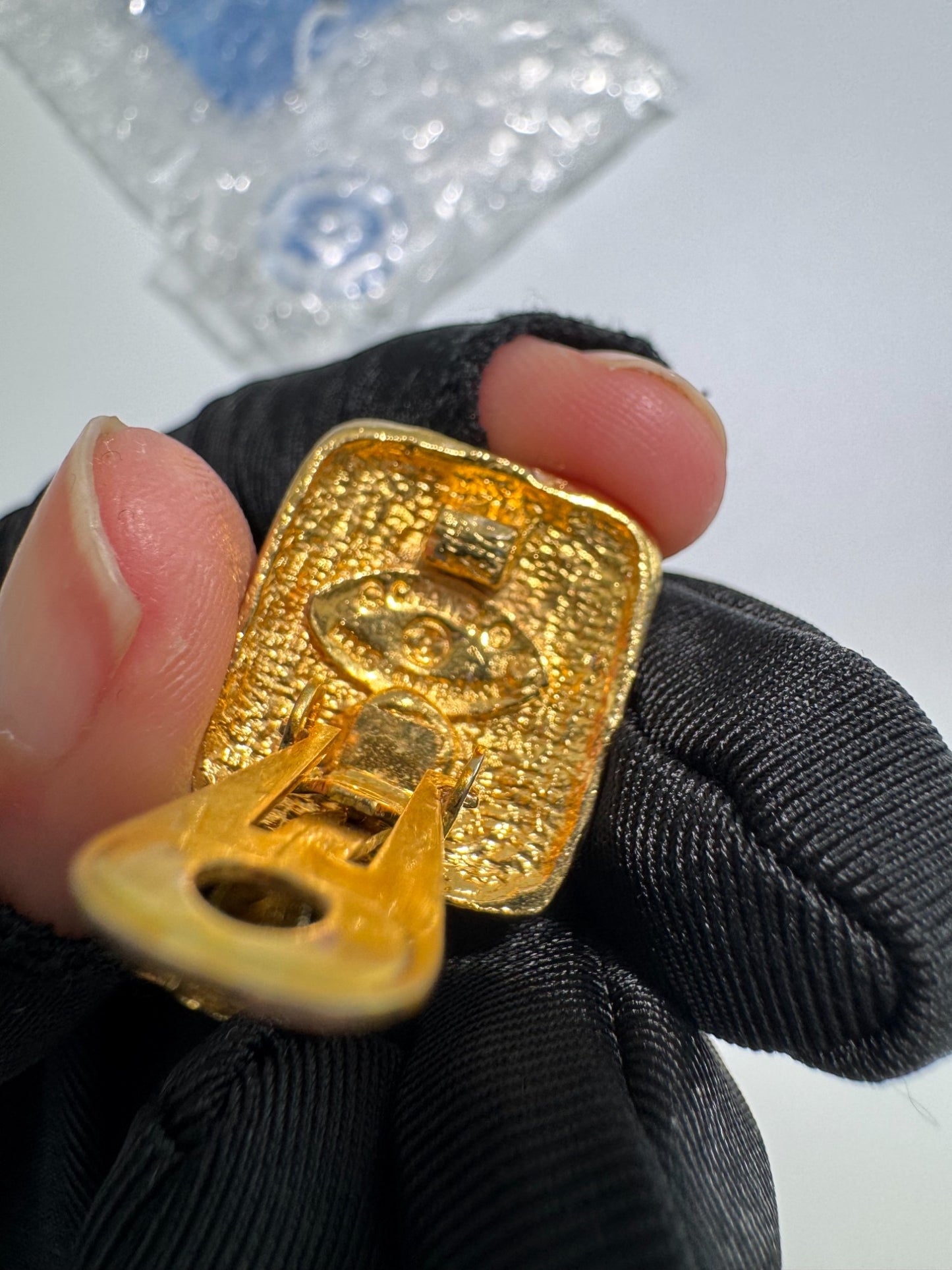 Pre-Owned Chanel CC Logo Black Leather Square Earrings with Crystals