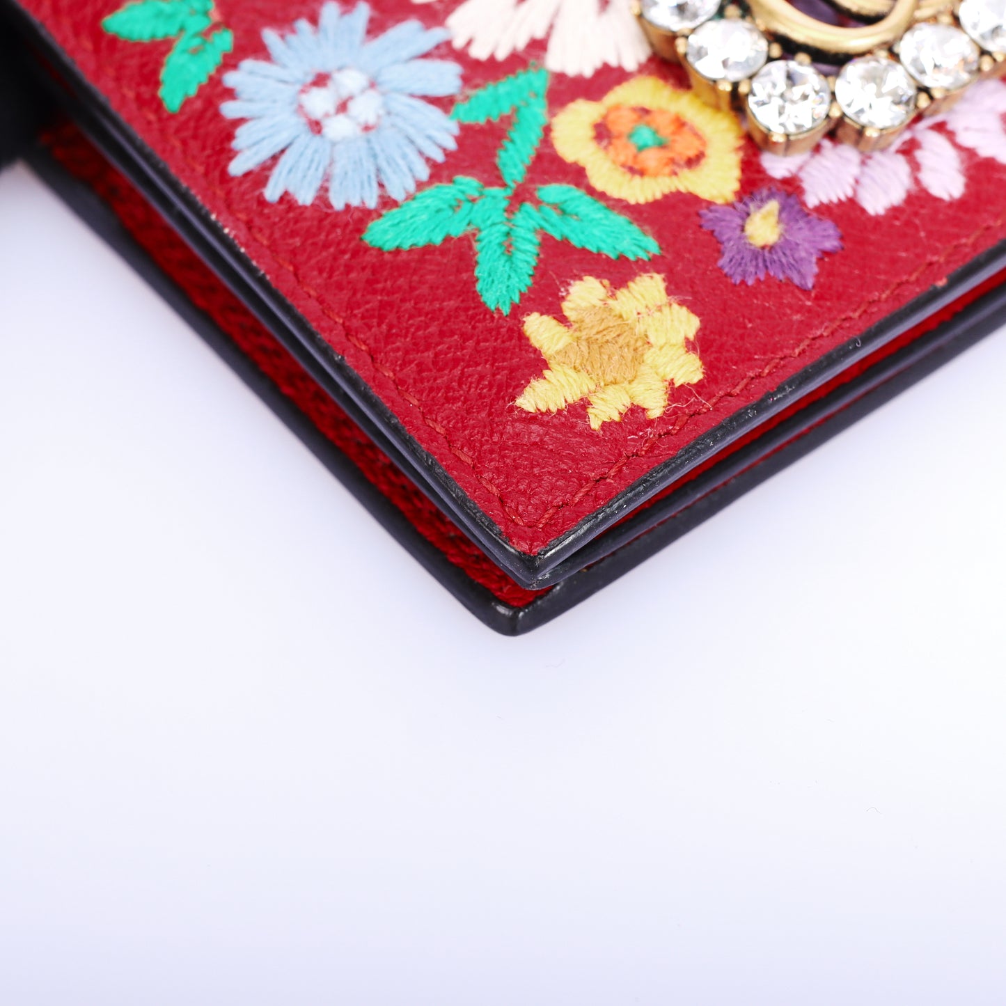 Pre-Owned Gucci Embroidered Floral Wallet in Red Leather with Crystal GG Logo