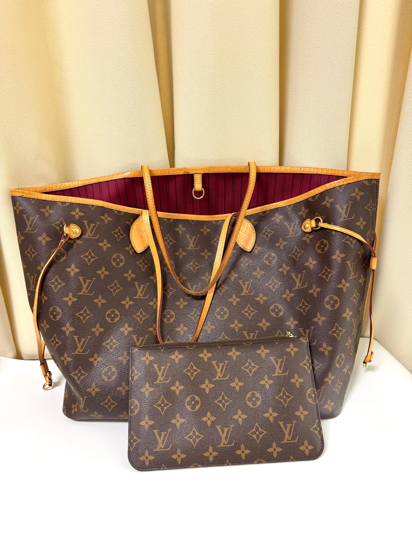 Pre-Owned Louis Vuitton Neverfull GM Monogram Canvas Tote with Pouch