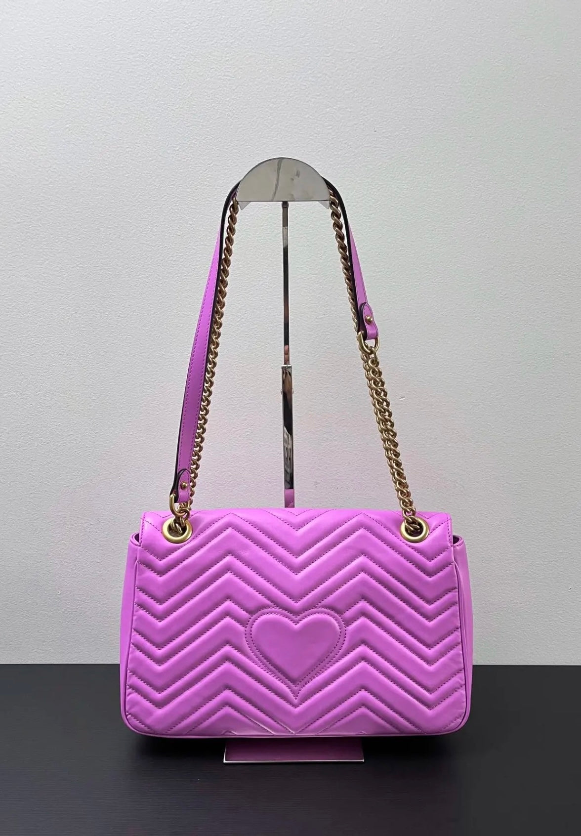 Pre-Owned Pink Matelassé Leather Shoulder Bag with Gold Chain