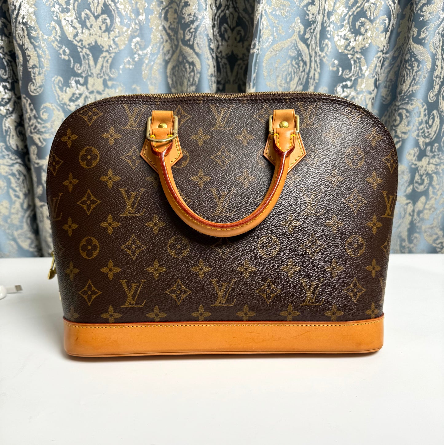 pre-owned alma medium size (with 34 )