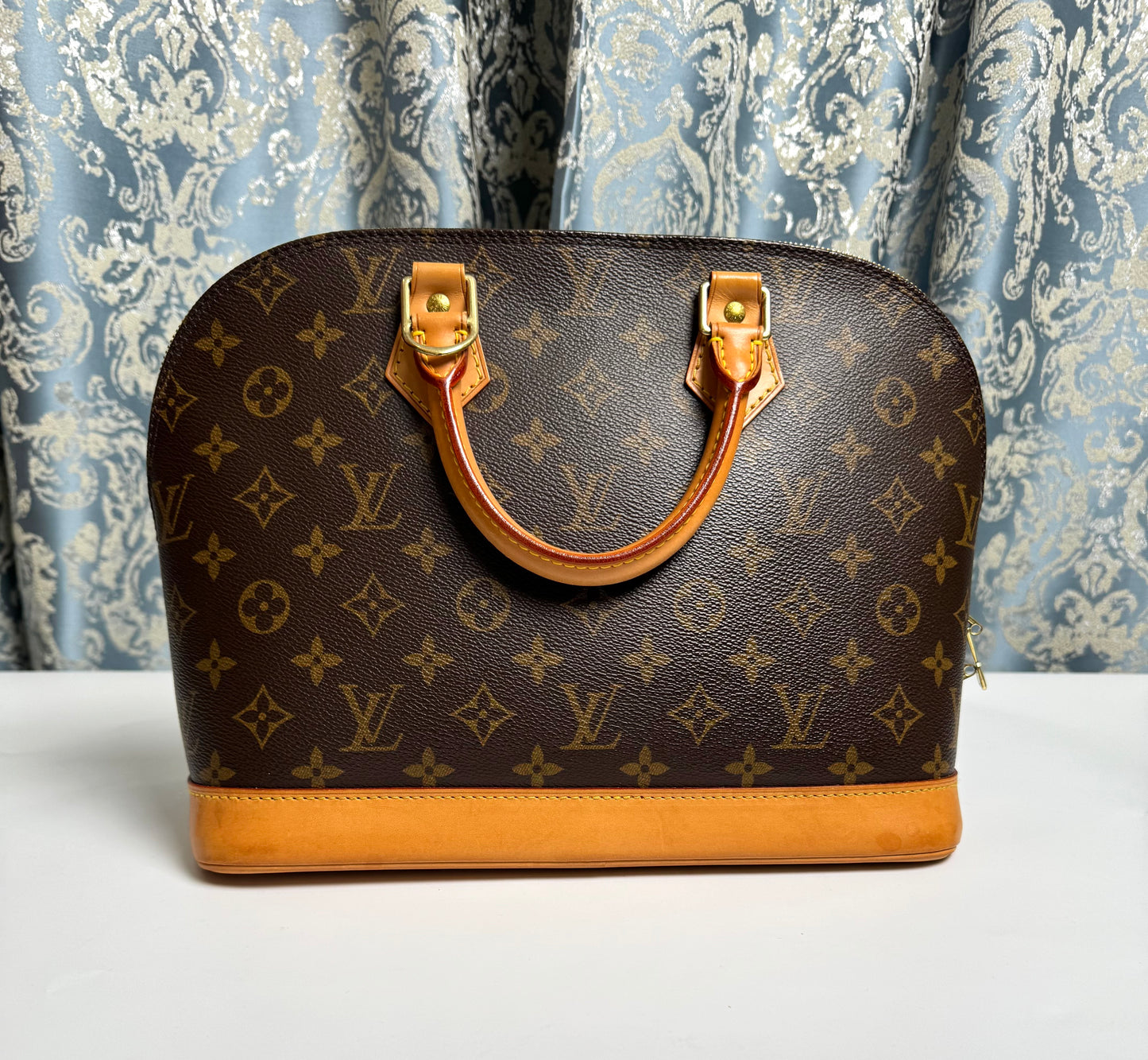pre-owned alma medium size (with 34 )