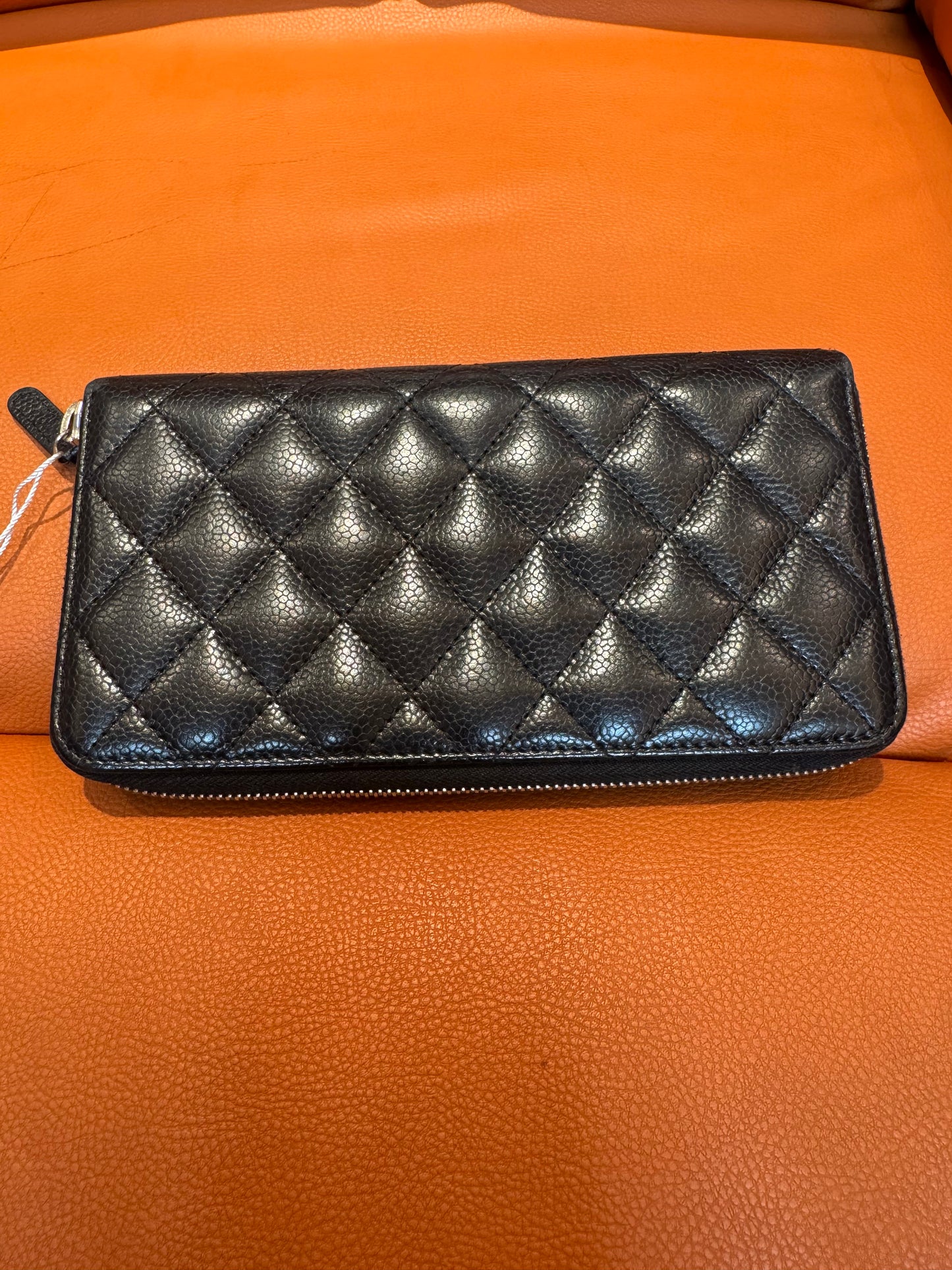 Pre-Loved Quilted Caviar Leather Wallet – Black with Zip Closure
