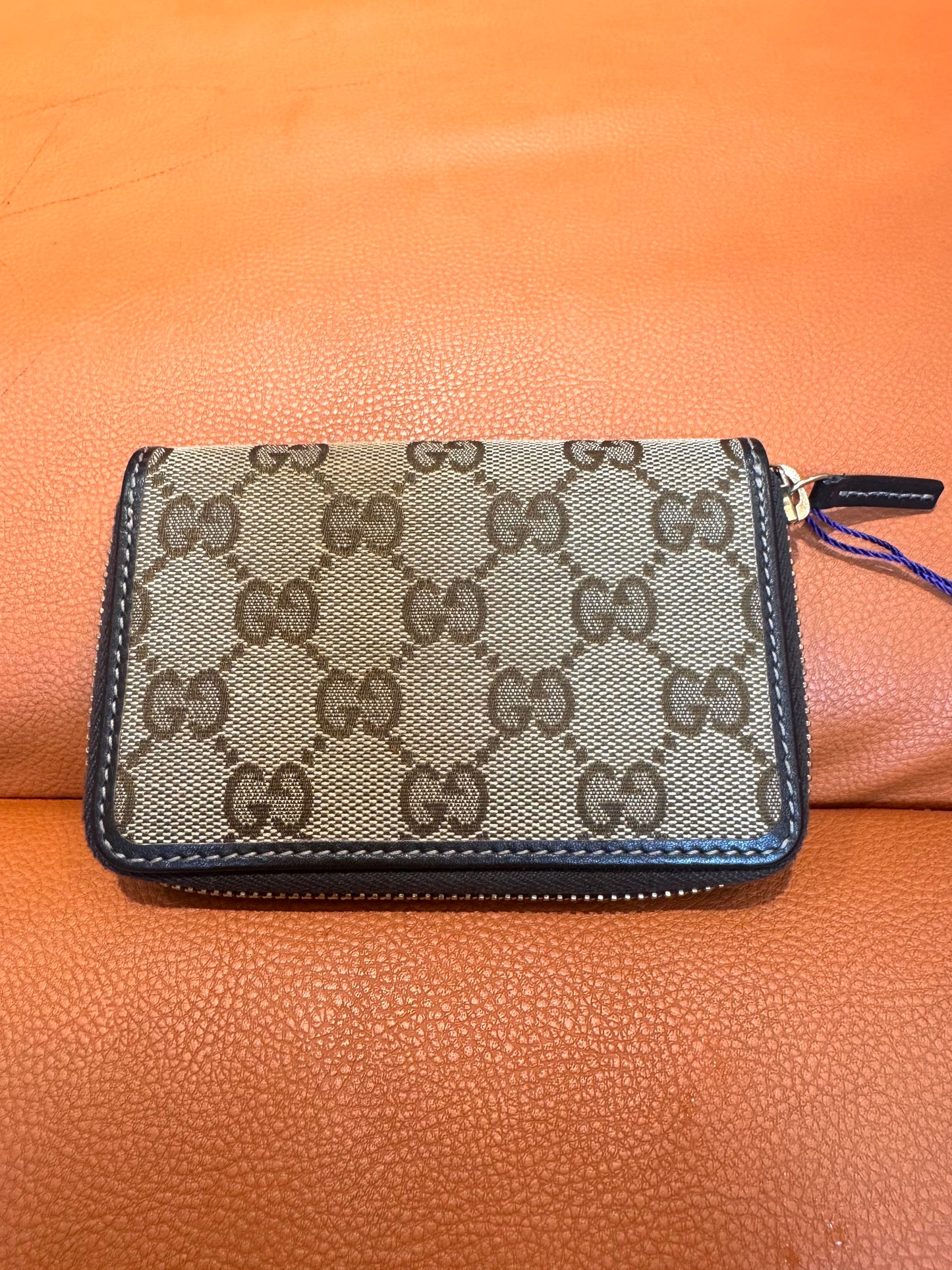 Pre-Loved GG Pattern Canvas Zip Wallet – Compact Bifold Style