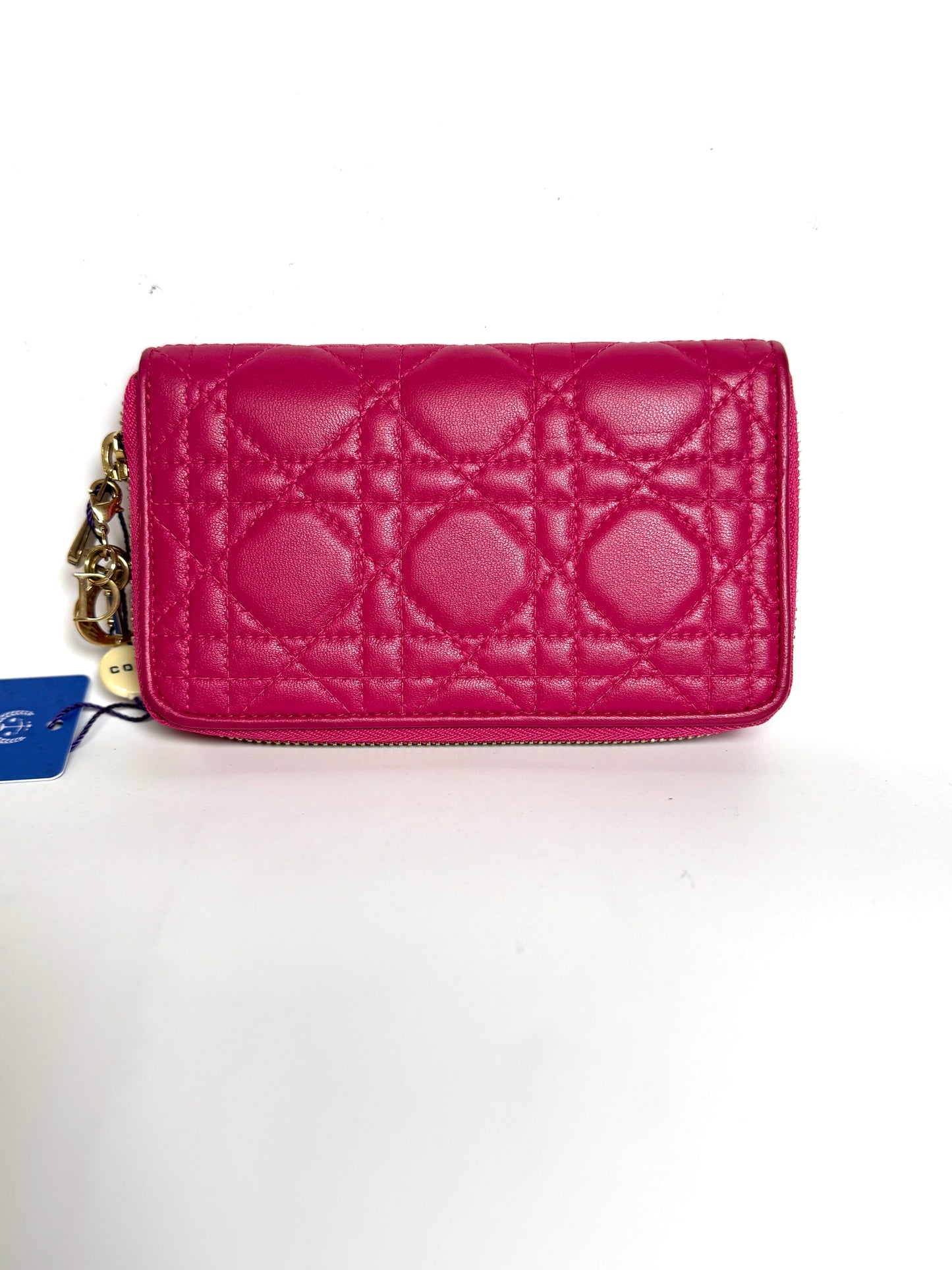 Pre-Loved Pink Quilted Leather Zip Wallet – Elegant & Timeless