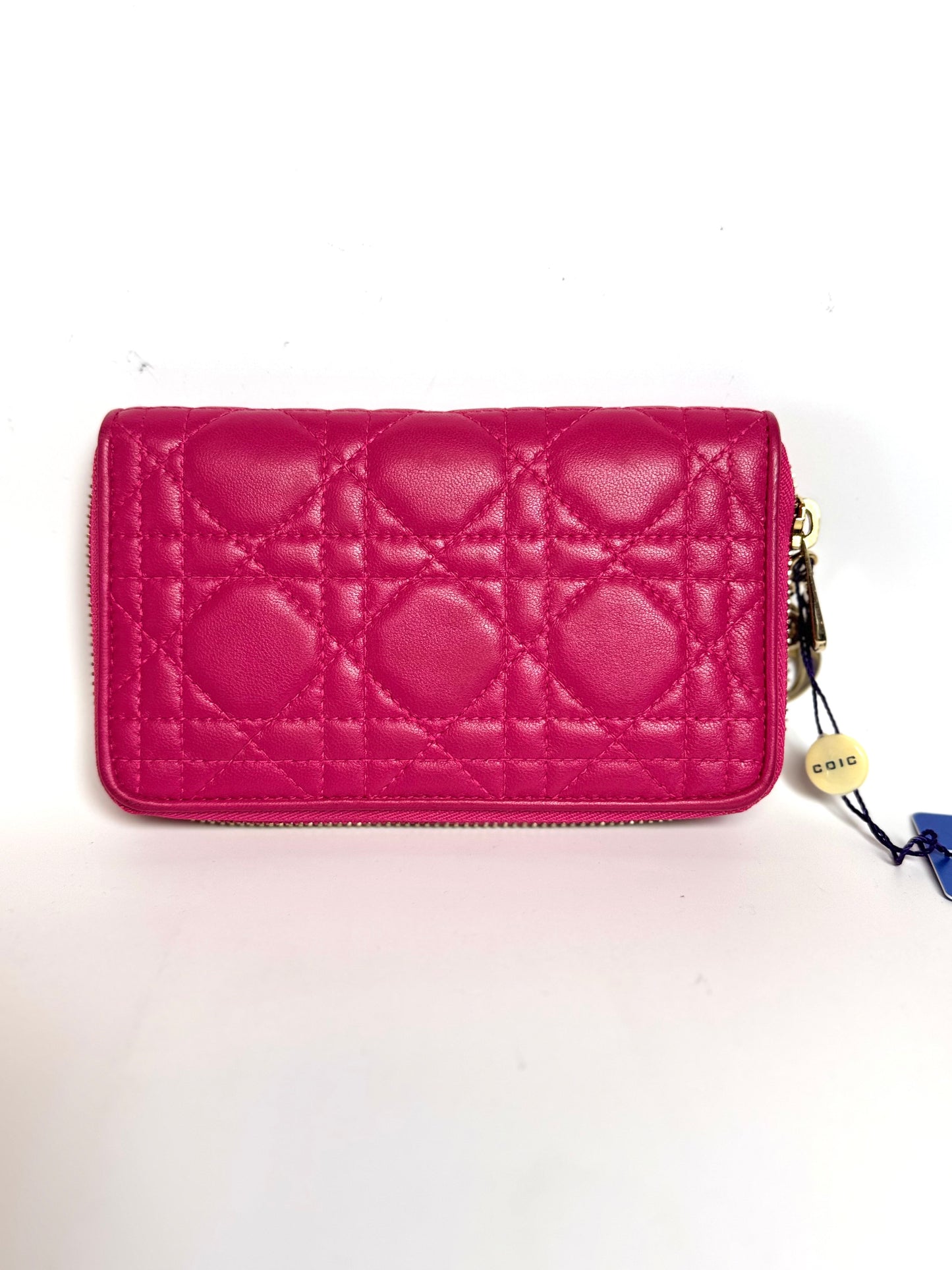 Pre-Loved Pink Quilted Leather Zip Wallet – Elegant & Timeless