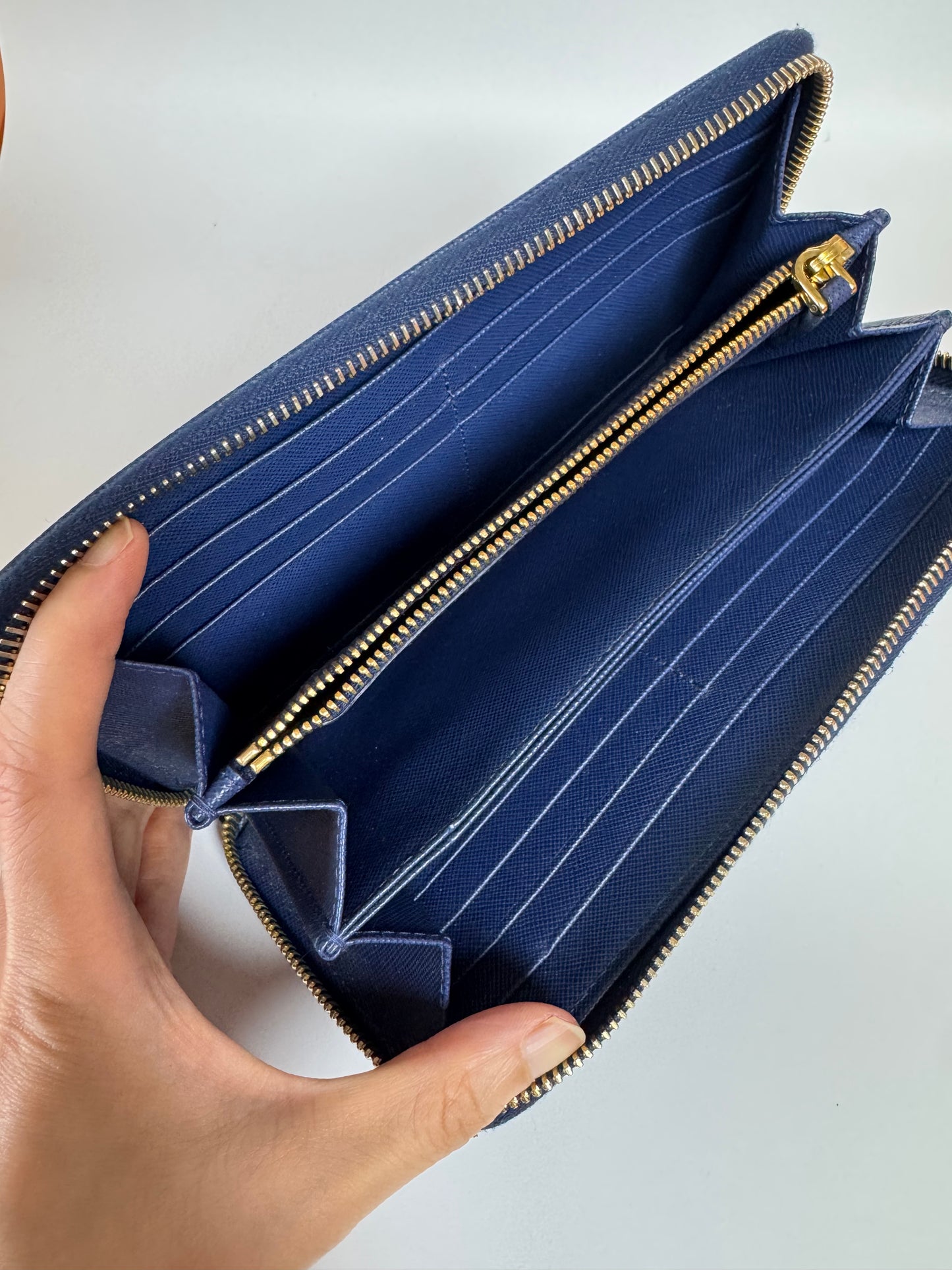 Pre-Loved Blue Saffiano Leather Zip Wallet – Sleek & Structured
