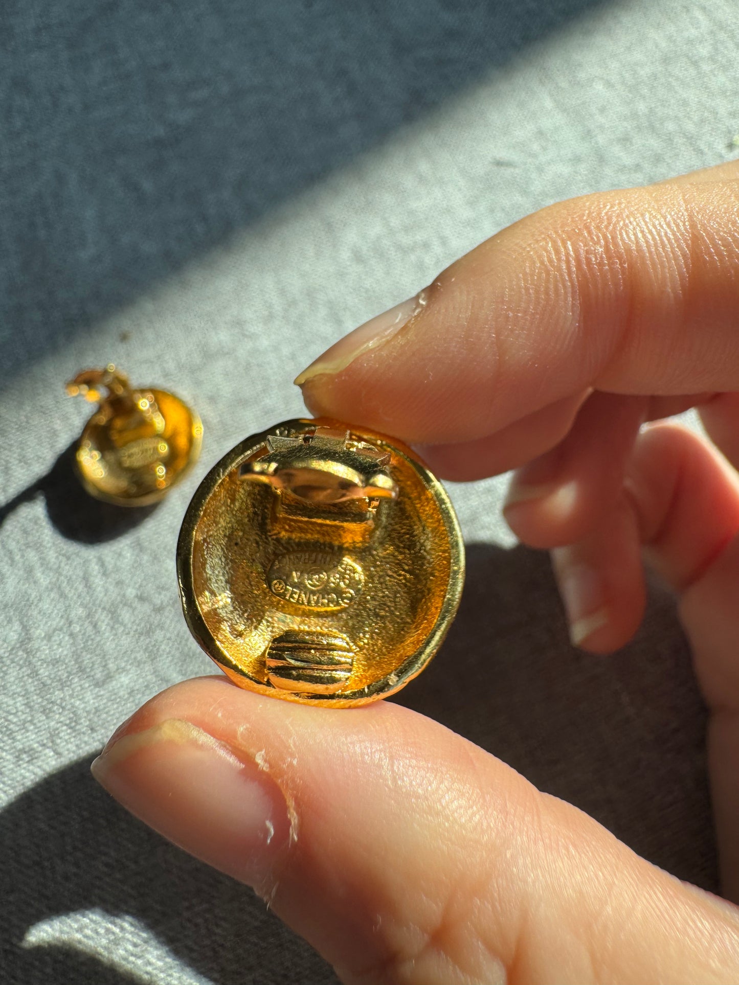 pre-loved Vintage Gold Floral Earrings – Timeless Elegance