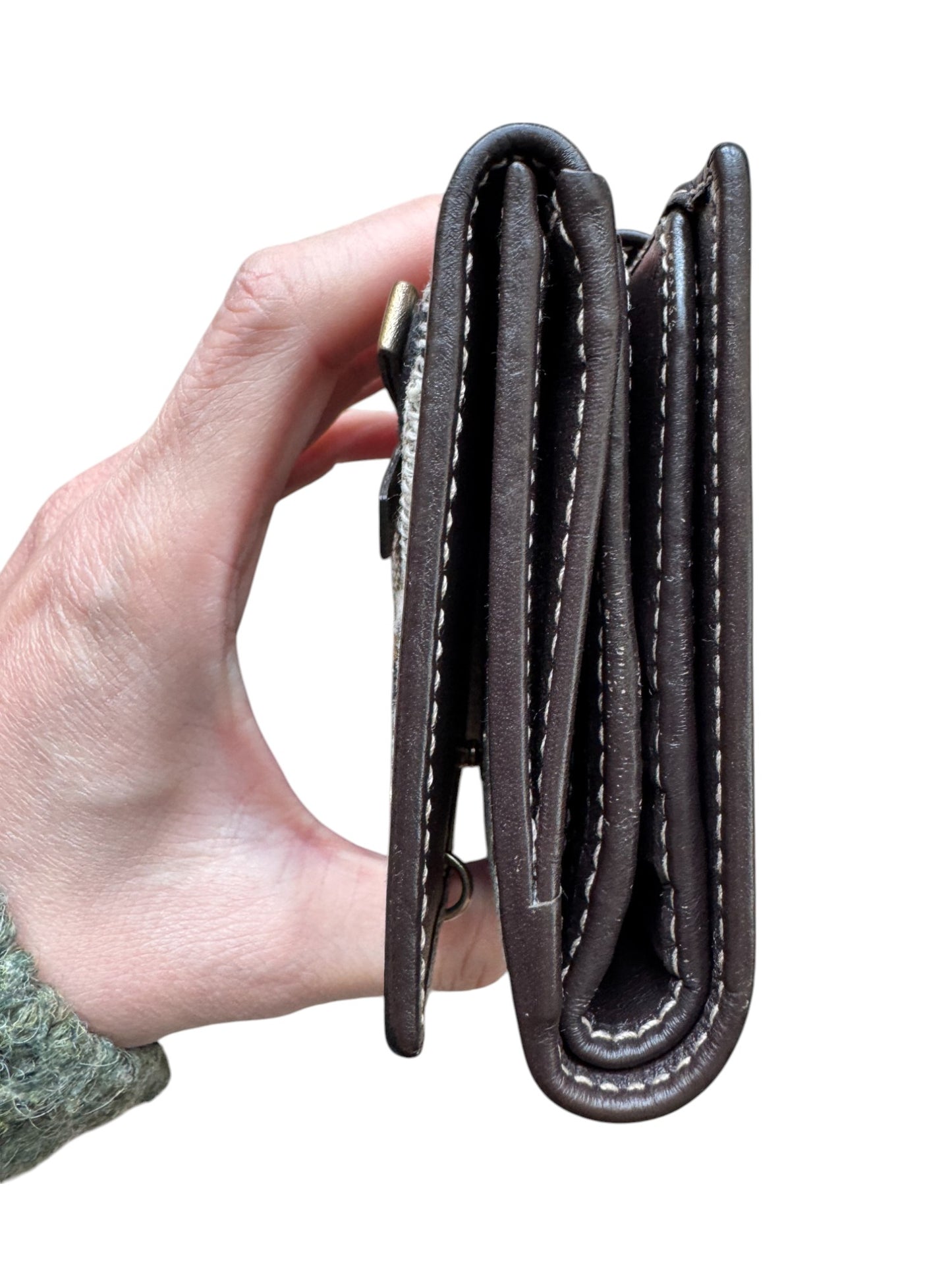 pre-loved Vintage Bow Wallet – Cute & Classic Design