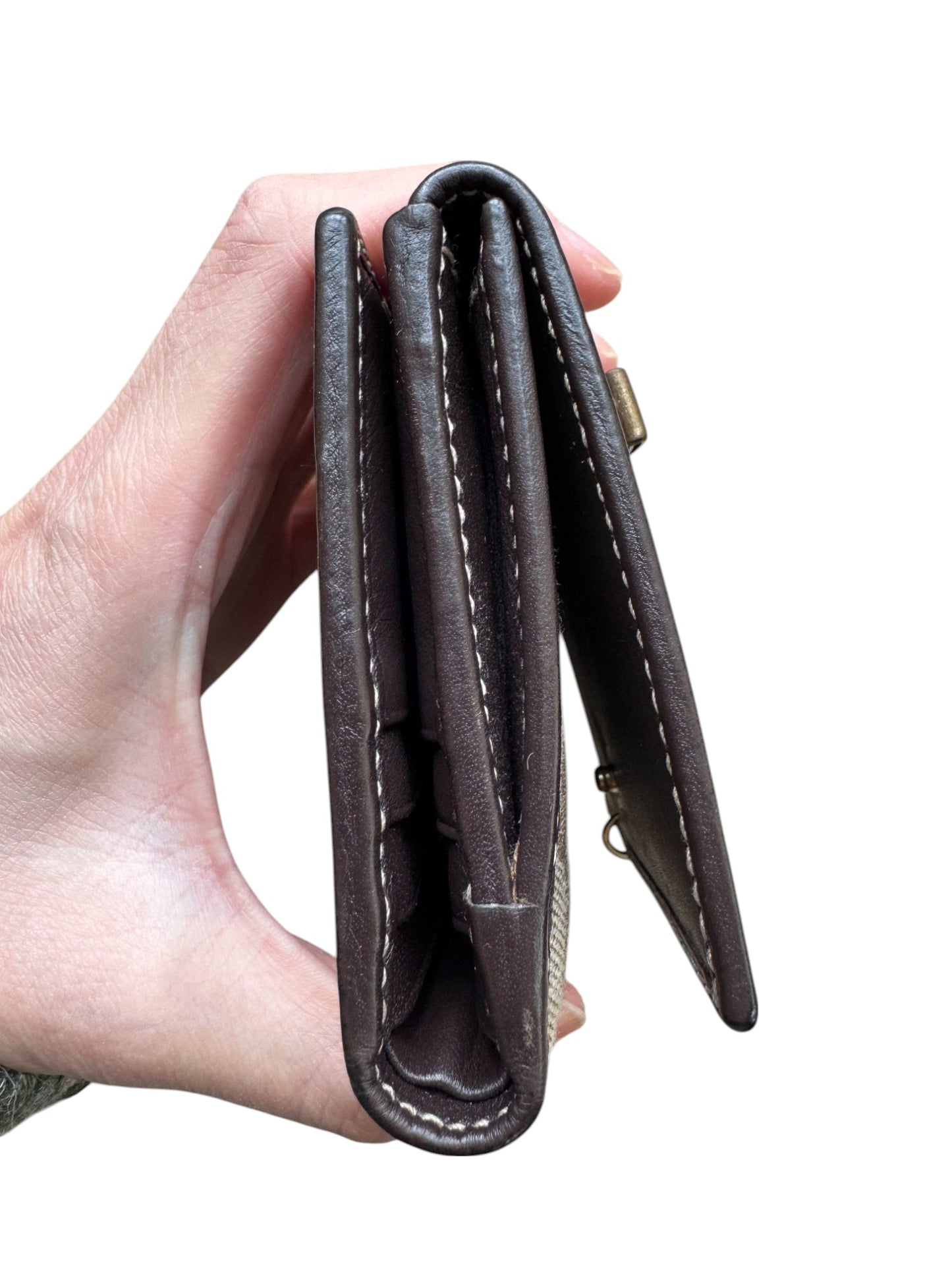 pre-loved Vintage Bow Wallet – Cute & Classic Design