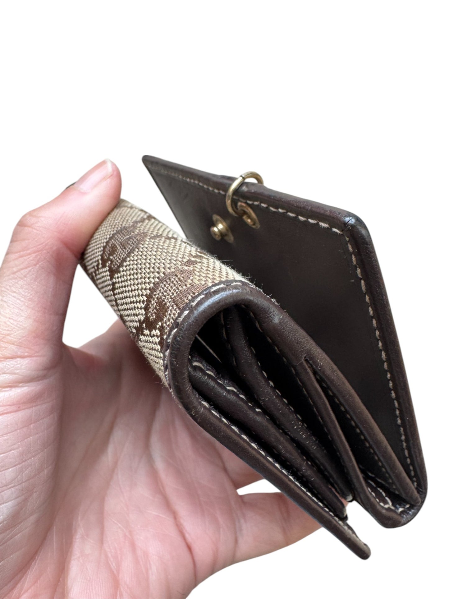 pre-loved Vintage Bow Wallet – Cute & Classic Design