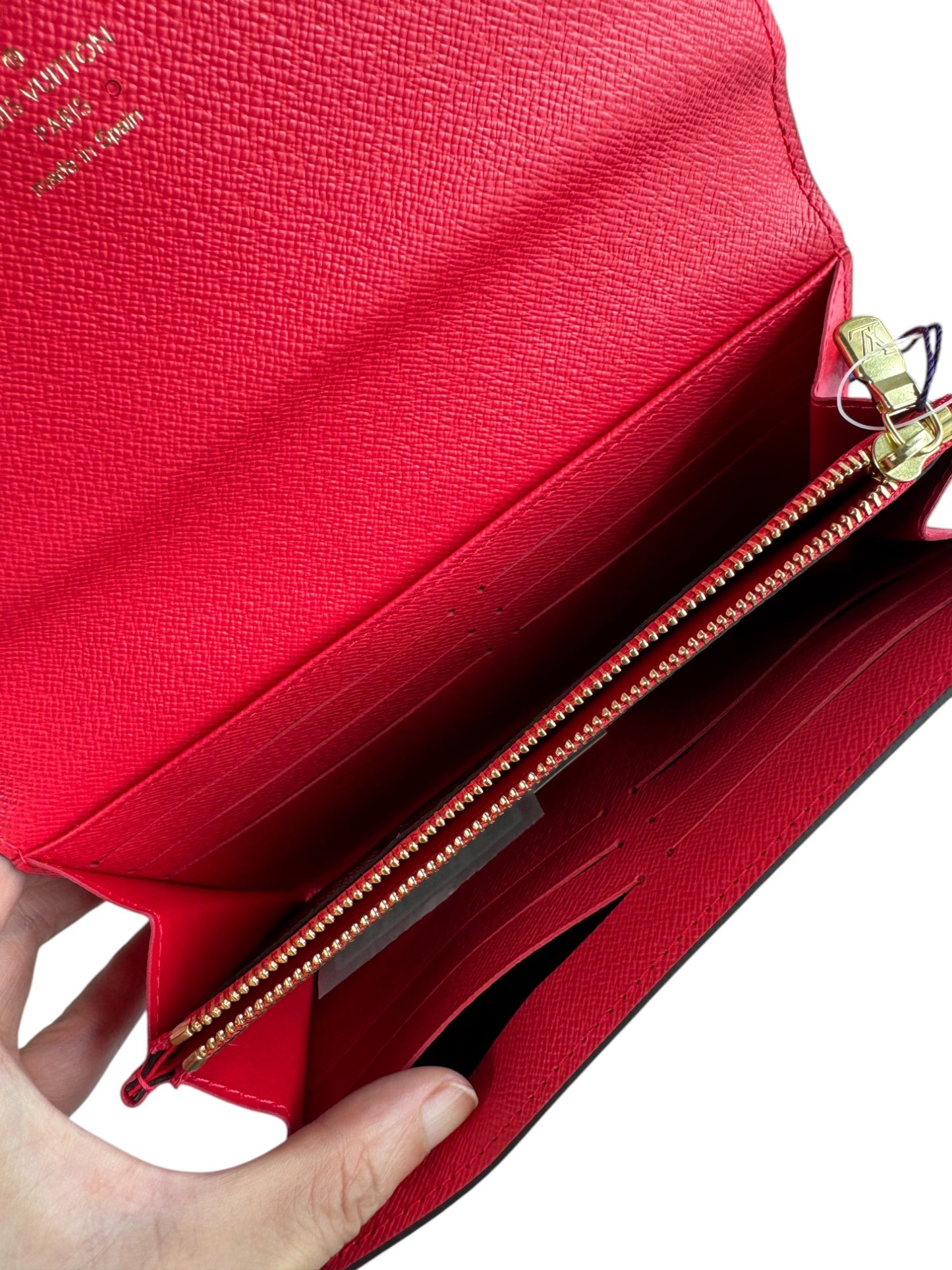 pre-owned Louis Vuitton Christmas Animation Long Wallet – London Edition LV London Scene Zippy Wallet | Damier Ebene