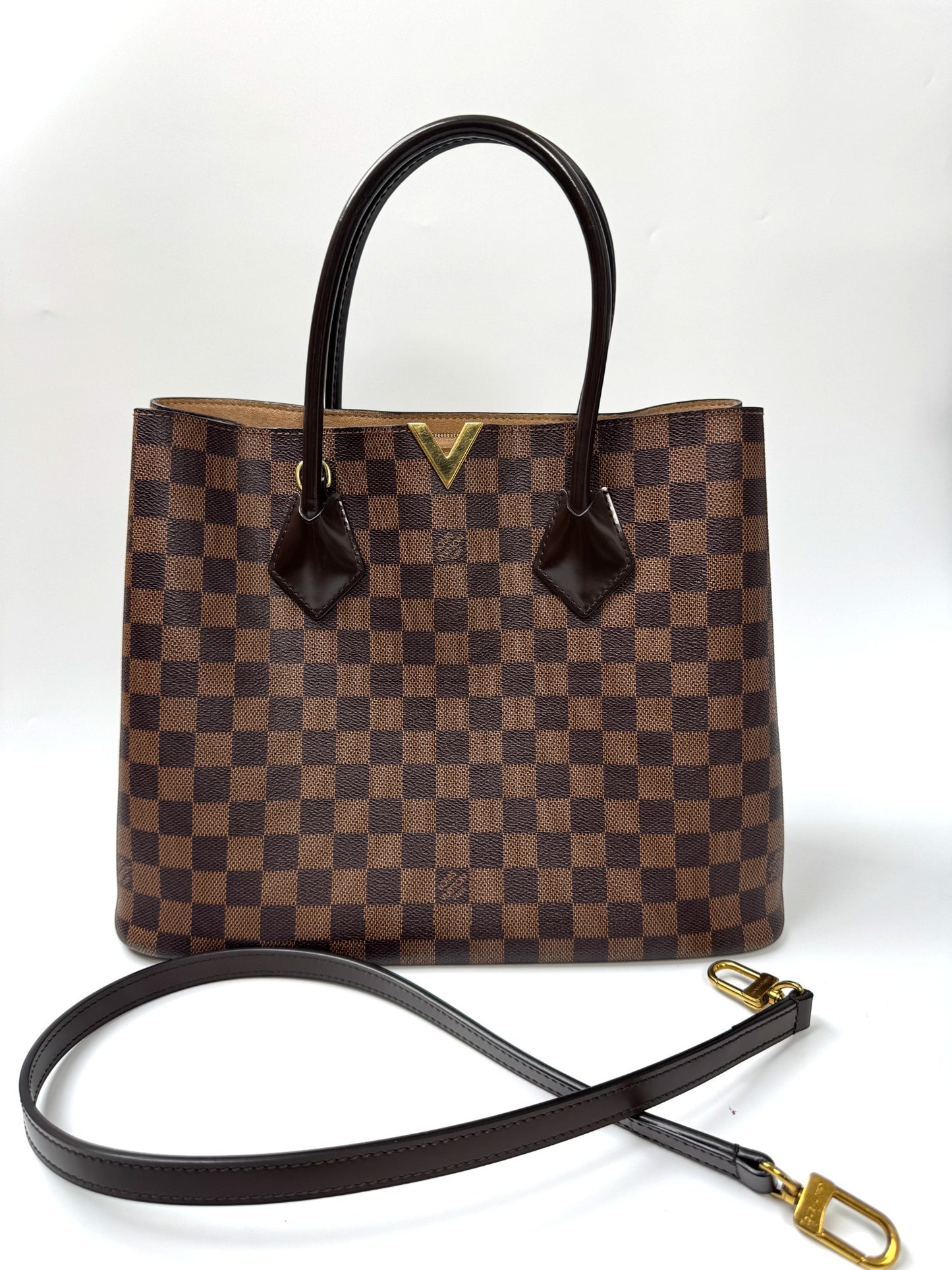Pre-Owned Louis Vuitton V Tote MM in Damier Ebene Canvas