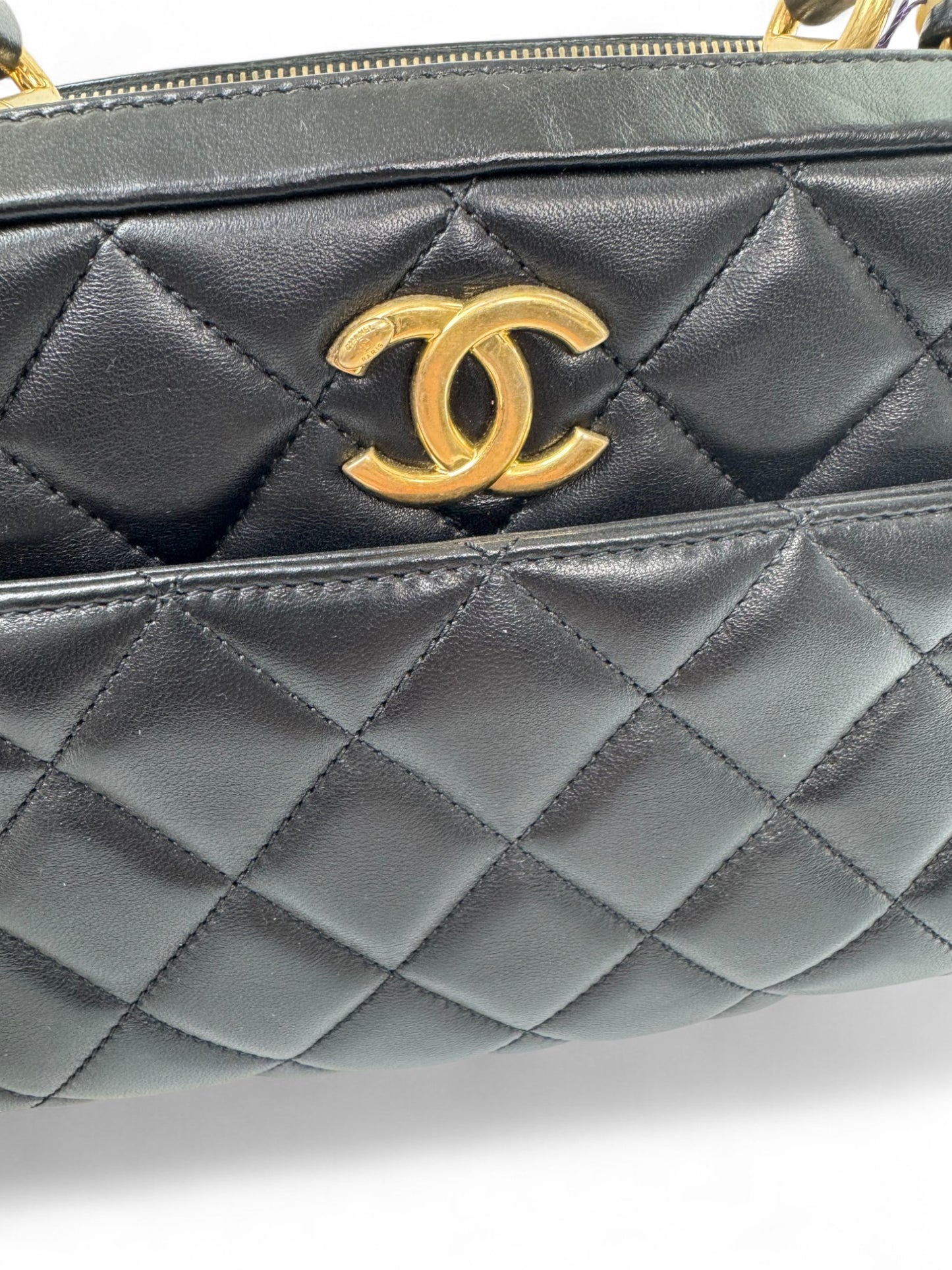 Pre-Owned Chanel Vanity Case Bag in Black Quilted Lambskin with Gold-Tone Hardware