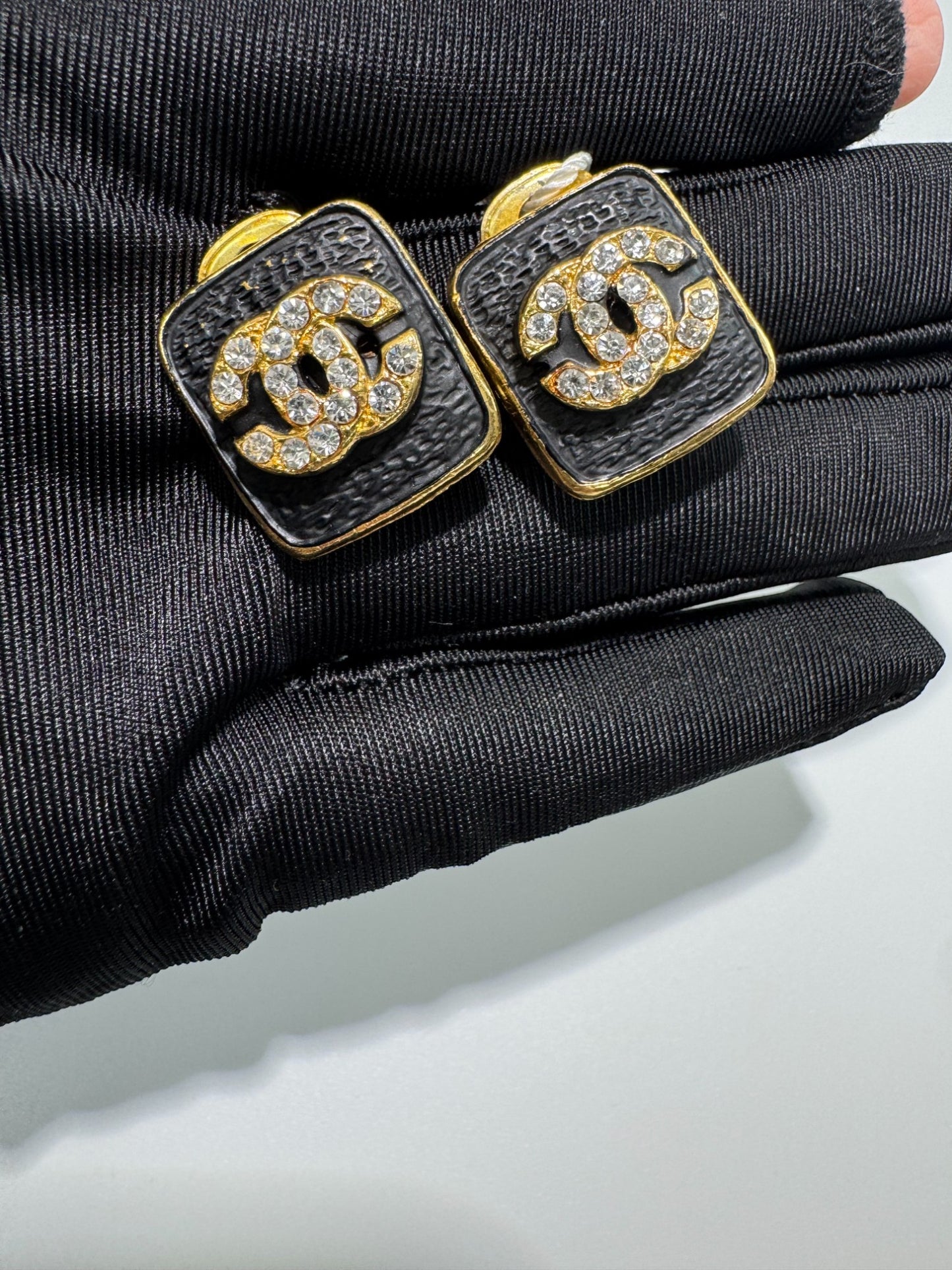 Pre-Owned Chanel CC Logo Black Leather Square Earrings with Crystals
