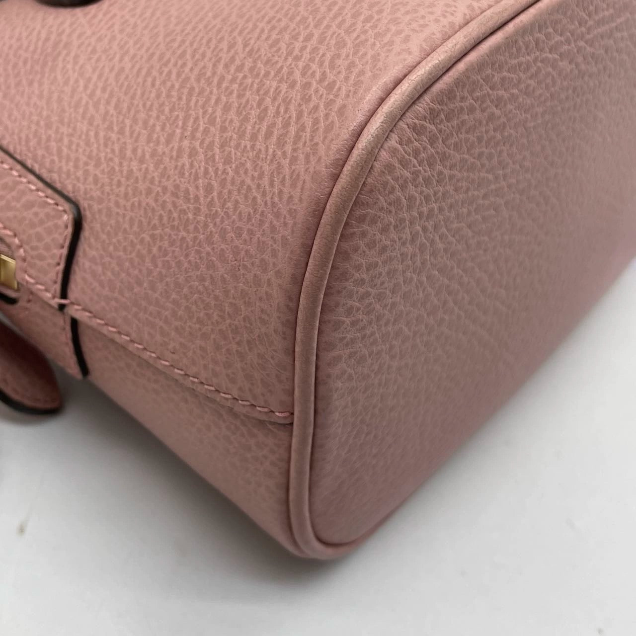 Pre-Owned Gucci Soho Small Dome Satchel in Pink Leather