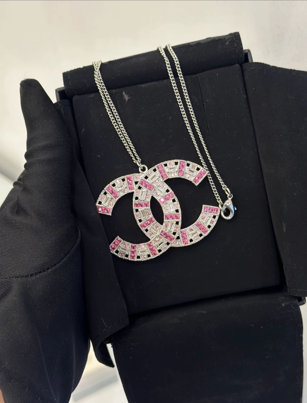 Pre-Owned Chanel CC Logo Necklace with Pink and Clear Crystals