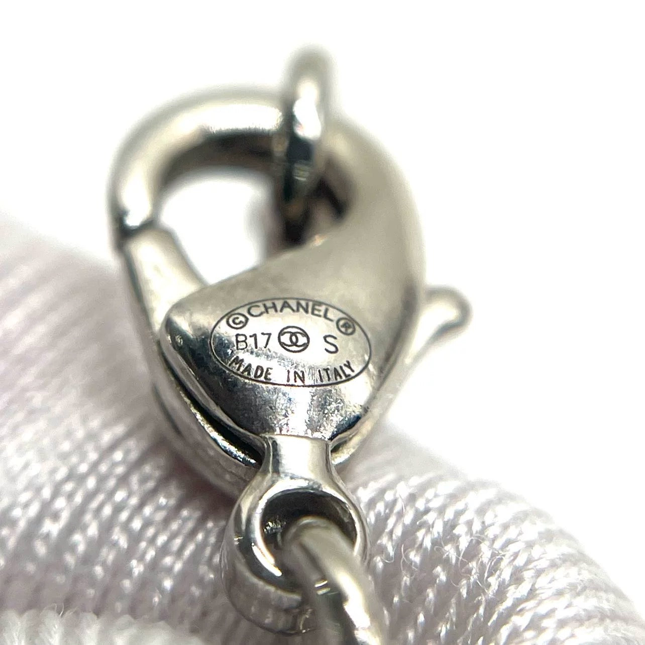 Pre-Owned Chanel CC Logo Necklace with Pink and Clear Crystals