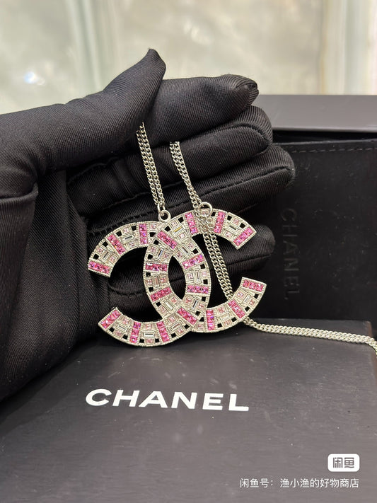 Pre-Owned Chanel CC Logo Necklace with Pink and Clear Crystals