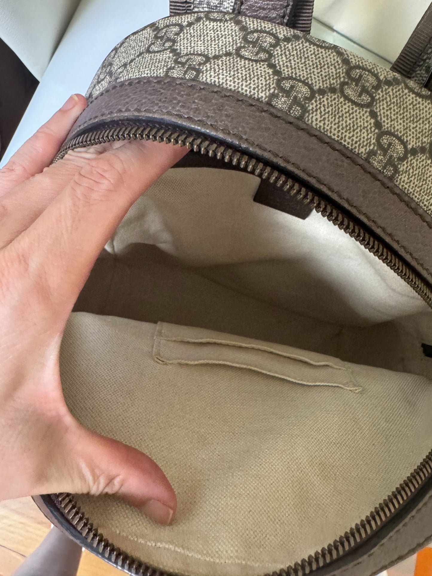 Pre-Owned Gucci GG Supreme Canvas Backpack with Web Stripe